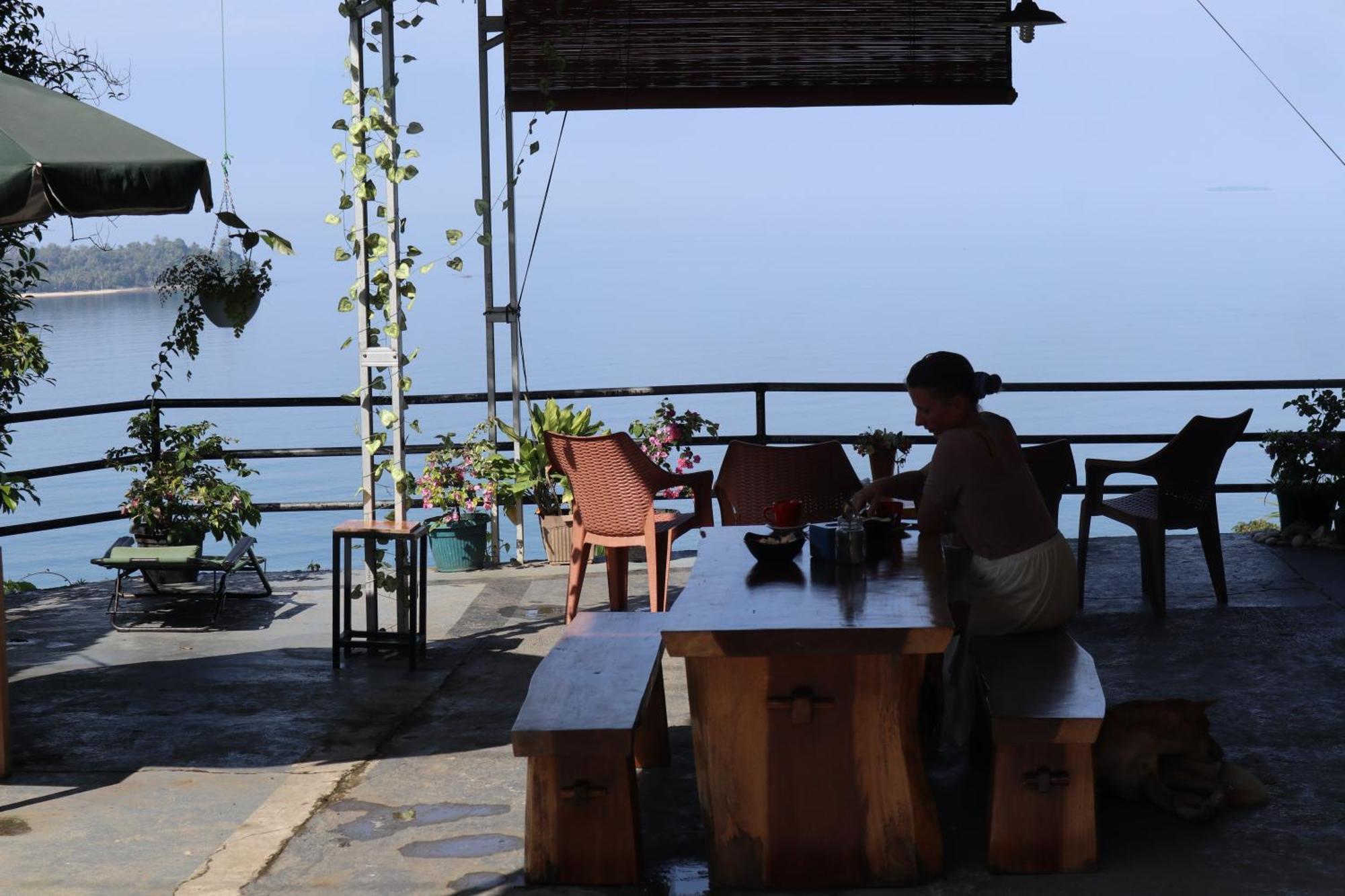 The View Padang, Amazing View, 8 Mins Mentawai Fast Ferry, Cold Beer,Close To Restaurants Паданг Экстерьер фото